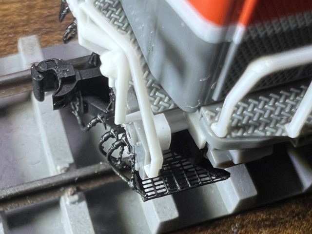 DE10前面グレードアップパーツ ステップ精密造形