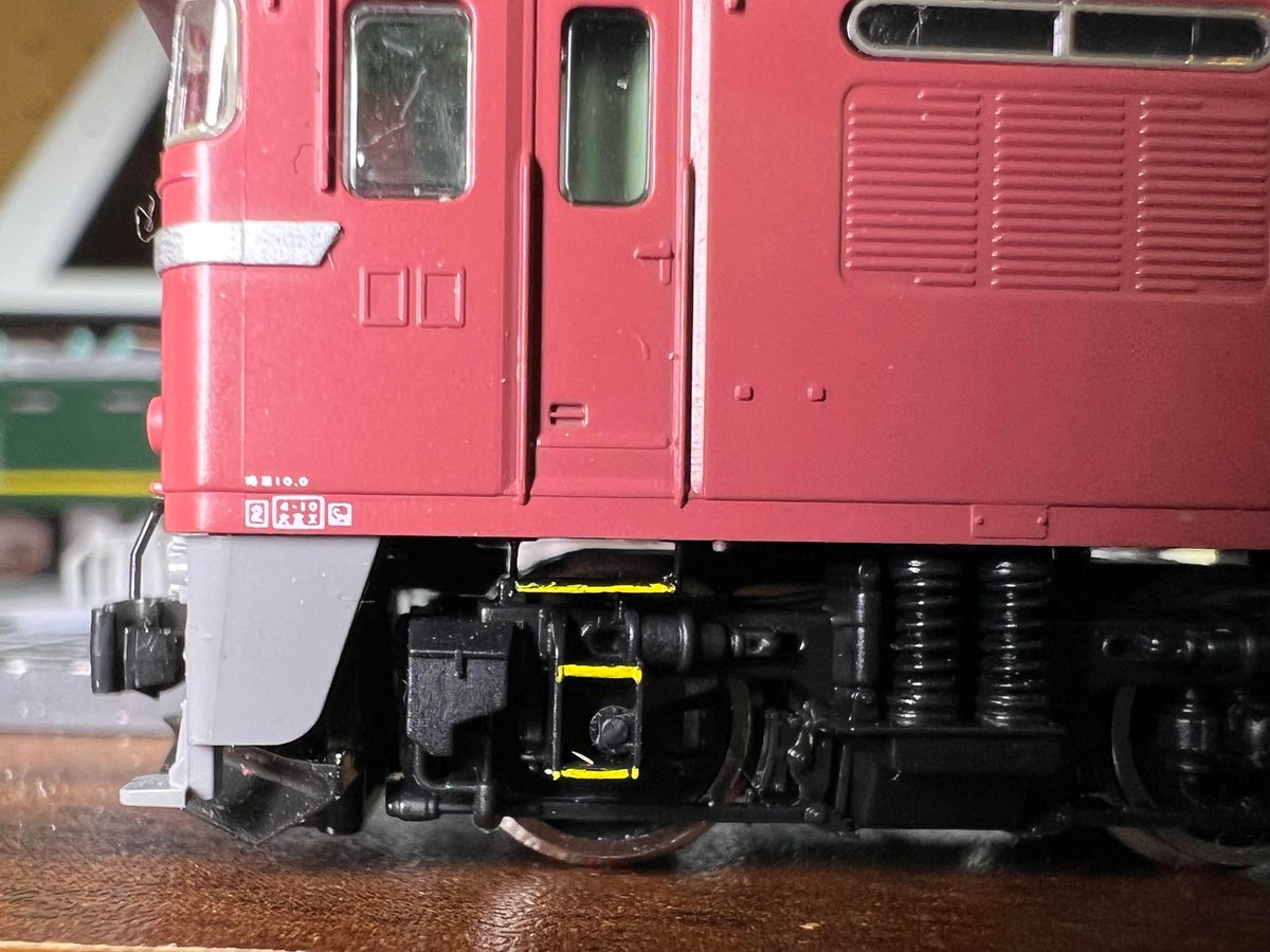 機関車扉下ステップ 取り付け例 赤系