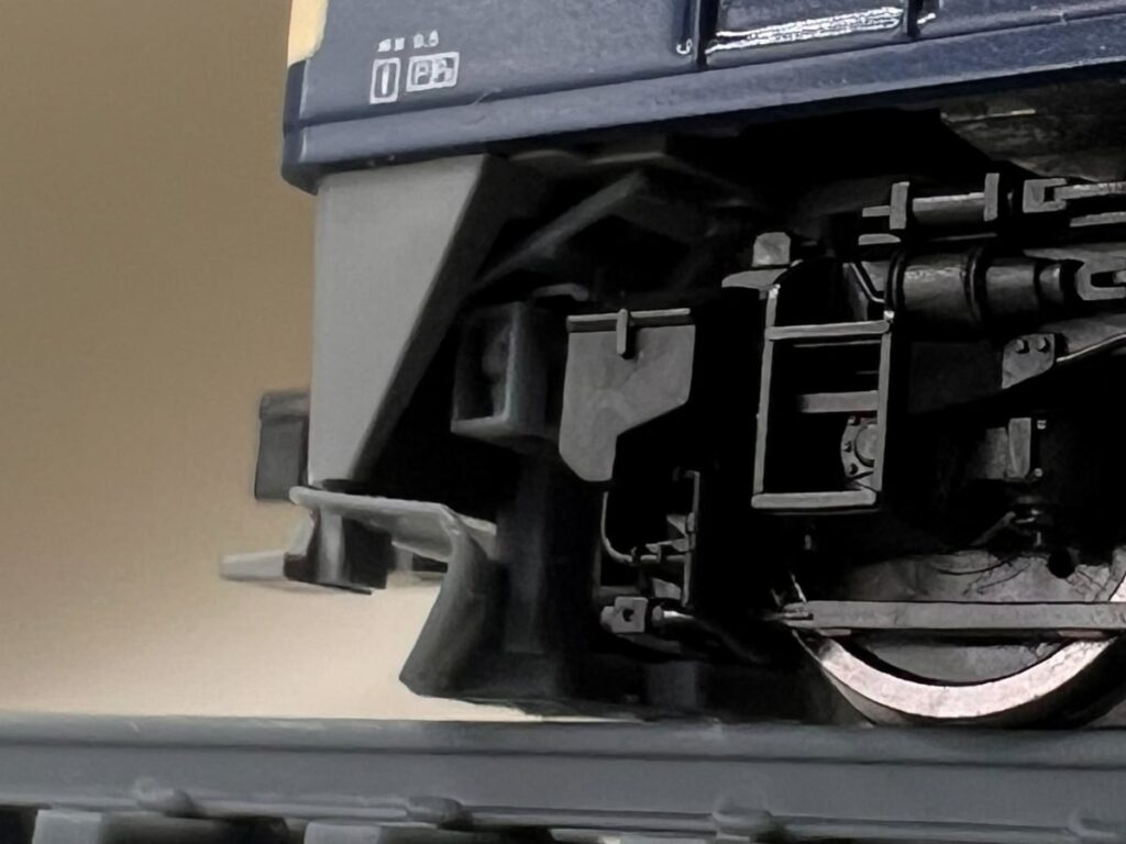双頭連結器用スノープラ 床下まわりとの見え方