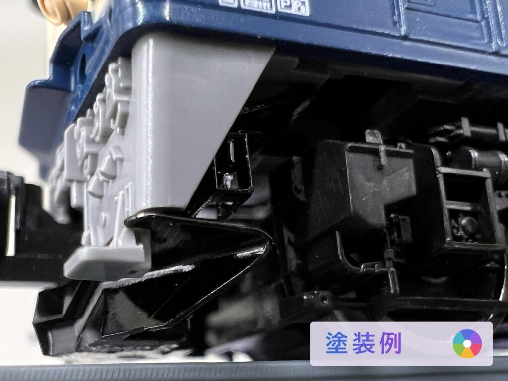 双頭連結器用スノープラ 黒で塗装した例（作例）