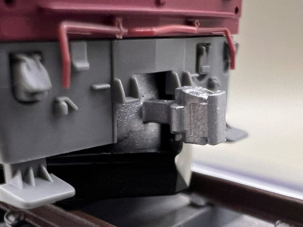 機関車用自動連結器 TOMIX用 塗装済 銀 お召列車仕様 3D-CL013 3